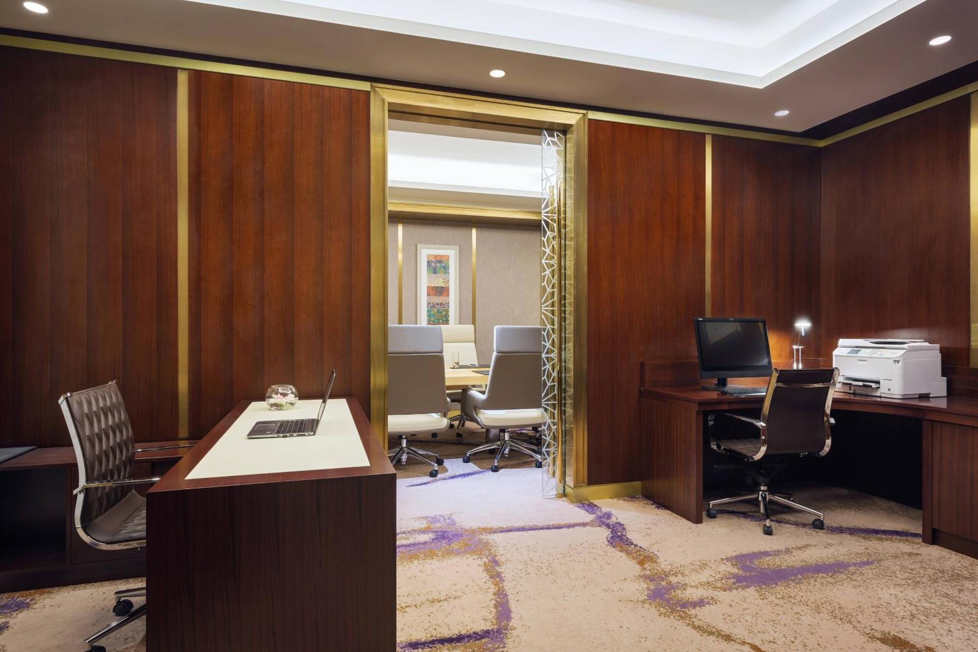 Sheraton Makkah Jabal Al Kaaba Hotel Мекка Экстерьер фото Office