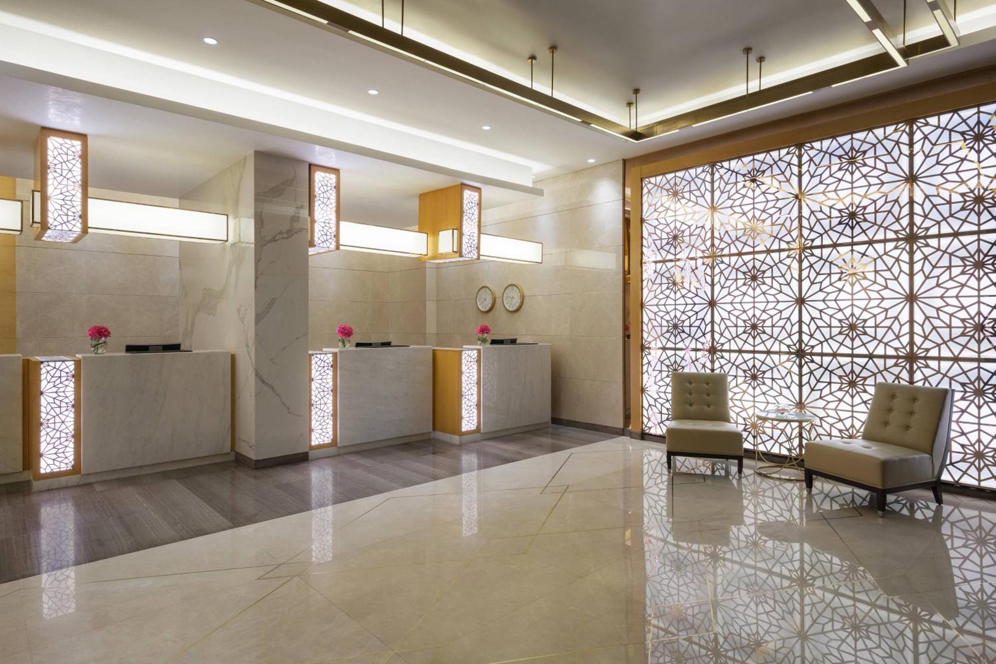 Sheraton Makkah Jabal Al Kaaba Hotel Мекка Экстерьер фото The lobby of the hotel