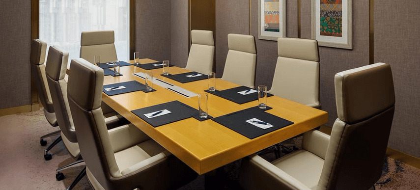 Sheraton Makkah Jabal Al Kaaba Hotel Мекка Экстерьер фото A boardroom table