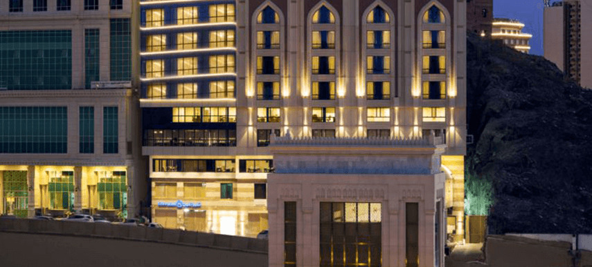 Sheraton Makkah Jabal Al Kaaba Hotel Мекка Экстерьер фото The hotel at night